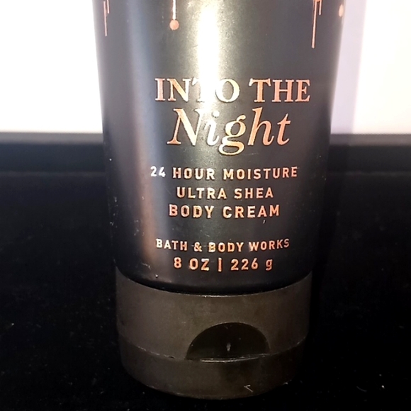 B&BW Into The Night Body Cream - Picture 2 of 9